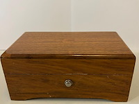 Muziek speeldoos, thorens , 4 melodien ca 1950-1960 - afbeelding 2 van  7