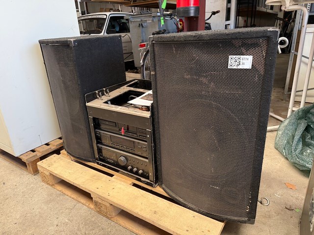 Muziekinstallatie met speakers - afbeelding 2 van  4