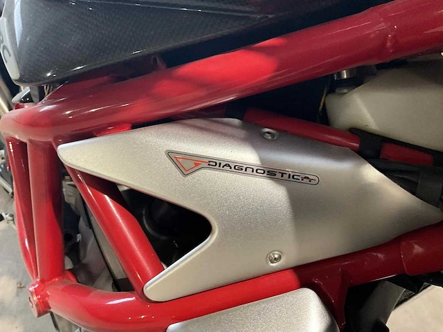 Mv agusta - brutale - f4 750s - motorfiets - afbeelding 30 van  35