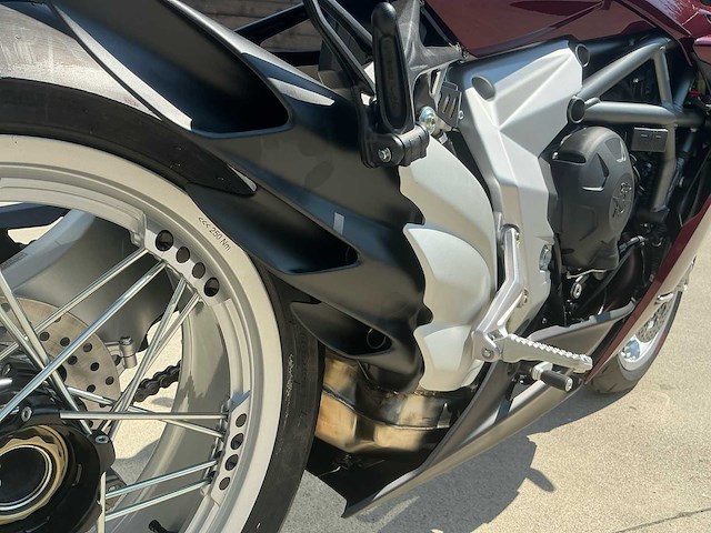 Mv agusta superveloce 98 edition motorfiets - afbeelding 21 van  34