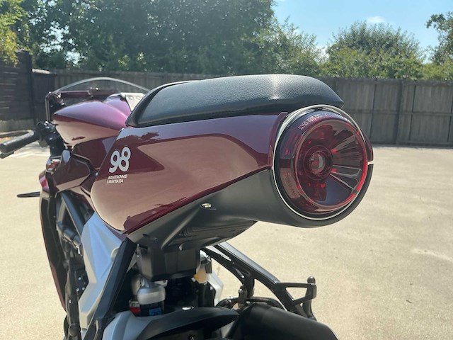 Mv agusta superveloce 98 edition motorfiets - afbeelding 24 van  34