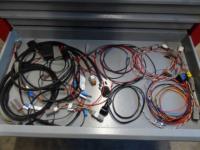 Mw tools - mobiele werktafel met inhoud - afbeelding 6 van  8