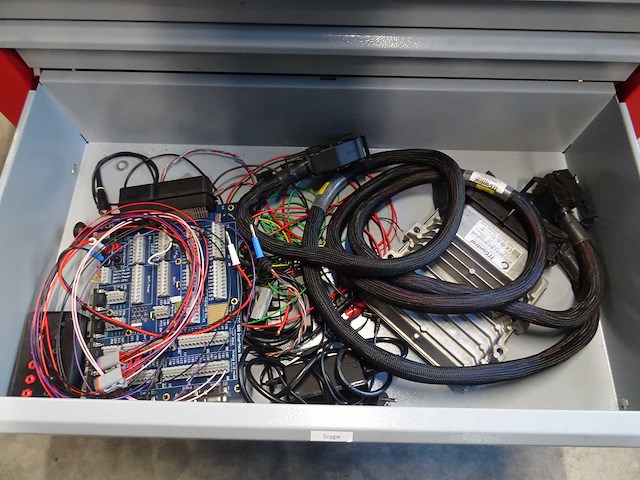 Mw tools - mobiele werktafel met inhoud - afbeelding 7 van  8