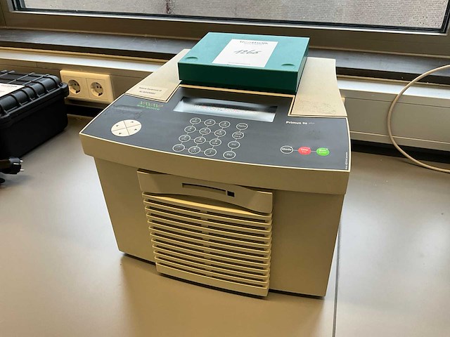 Mwg-biotech primus 96 plus thermocycler - afbeelding 1 van  7