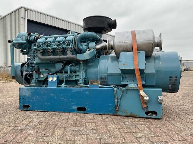 Mwm turbo diesel v8 stroomgenerator - afbeelding 12 van  17