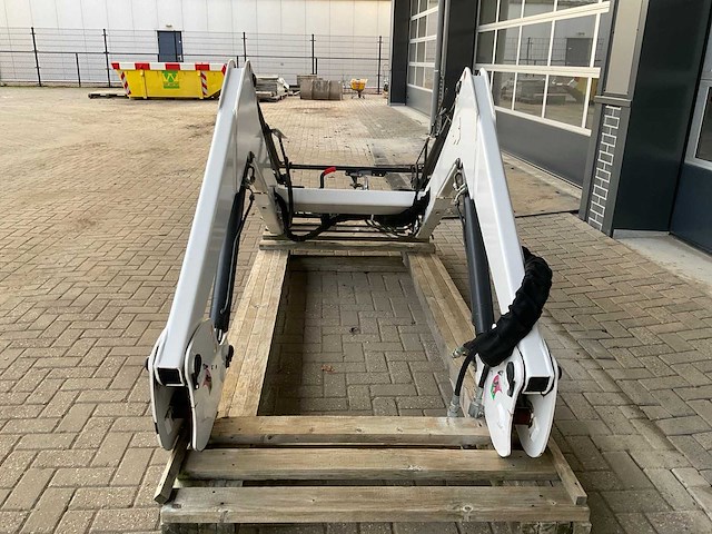 Mx u409 valtra voorlader - afbeelding 4 van  8