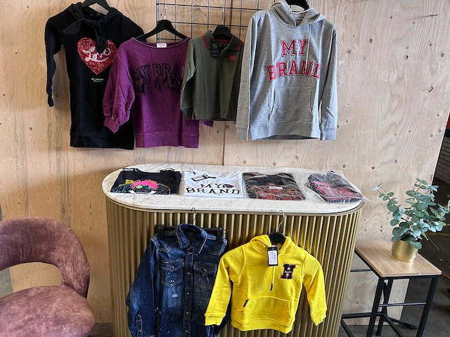 My brand - kinderkleding (440x) - afbeelding 1 van  8