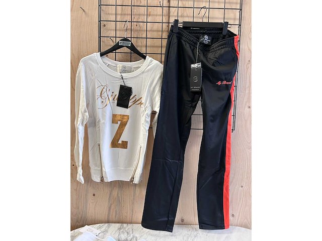 My brand - sweater, rok, broek (180x) - afbeelding 2 van  7