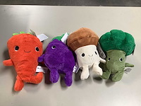 My little market -4 soorten groenten knuffels ( broccoli/ wortel/ aubergine/ champignon) - (672x)