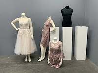 My vintage department paspoppen met bruidsjurken - afbeelding 1 van  7