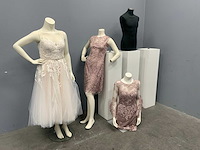 My vintage department paspoppen met bruidsjurken - afbeelding 2 van  7