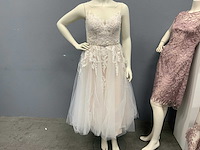 My vintage department paspoppen met bruidsjurken - afbeelding 3 van  7