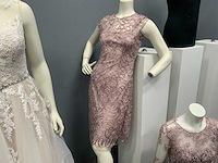 My vintage department paspoppen met bruidsjurken - afbeelding 5 van  7