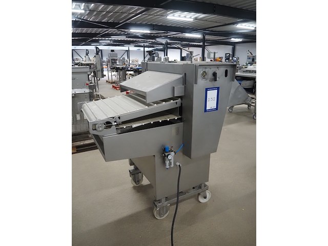 Myac - afbeelding 1 van  18