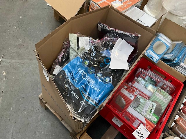 Mysterybox kleding - afbeelding 1 van  7