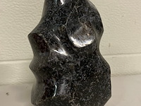 Mystic merliniet sculptuur vlamvorm - afbeelding 3 van  5