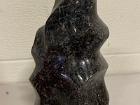Mystic merliniet sculptuur vlamvorm - afbeelding 4 van  5