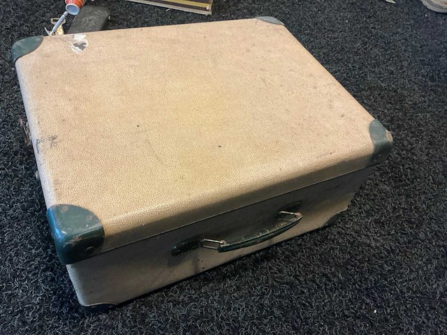 Naaimachine in koffer - afbeelding 3 van  3