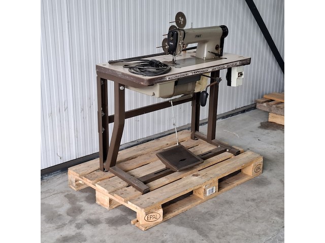 Naaimachine op onderstel, pfaff - afbeelding 1 van  18