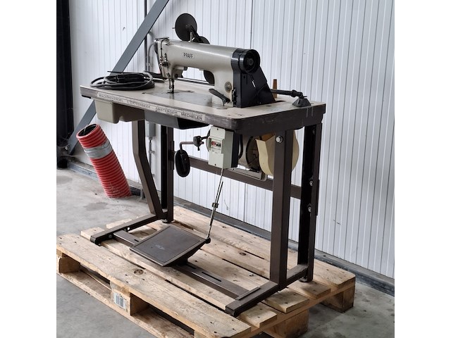 Naaimachine op onderstel, pfaff - afbeelding 12 van  18