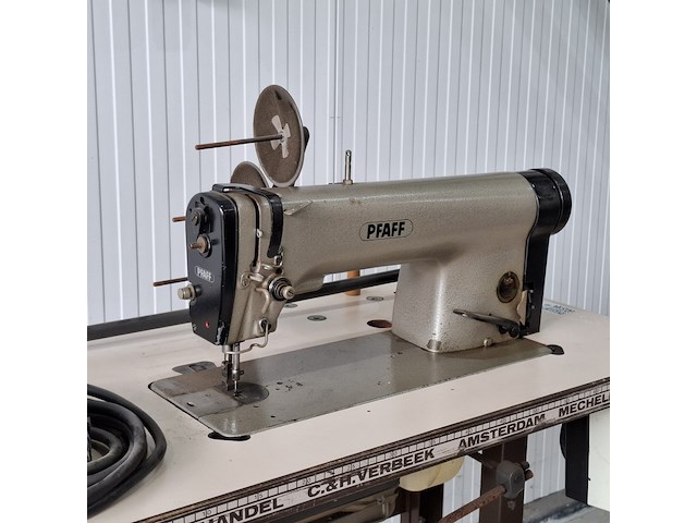 Naaimachine op onderstel, pfaff - afbeelding 13 van  18