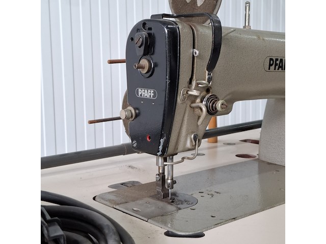 Naaimachine op onderstel, pfaff - afbeelding 14 van  18