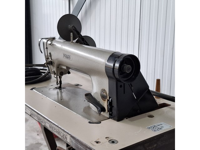 Naaimachine op onderstel, pfaff - afbeelding 17 van  18