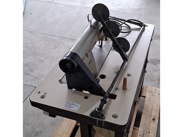 Naaimachine op onderstel, pfaff - afbeelding 18 van  18