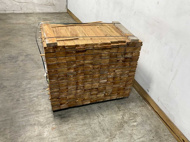 Naaldhouten balk geschaafd 30x100x600 mm - kdi bruin s4s r3 (288x) - afbeelding 3 van  7