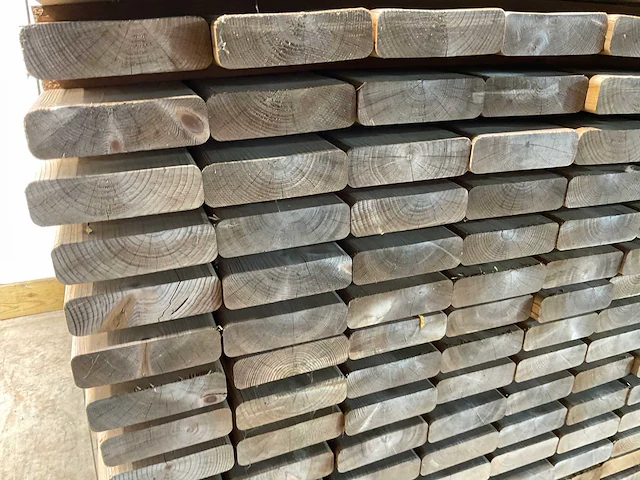 Naaldhouten balk geschaafd 30x100x600 mm - kdi bruin s4s r3 (368x) - afbeelding 3 van  6