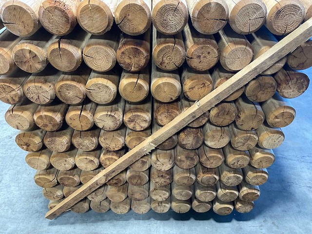 Naaldhouten paal rond ø100 mm x 239 cm - gekroond kdi bruin (87x) - afbeelding 8 van  10