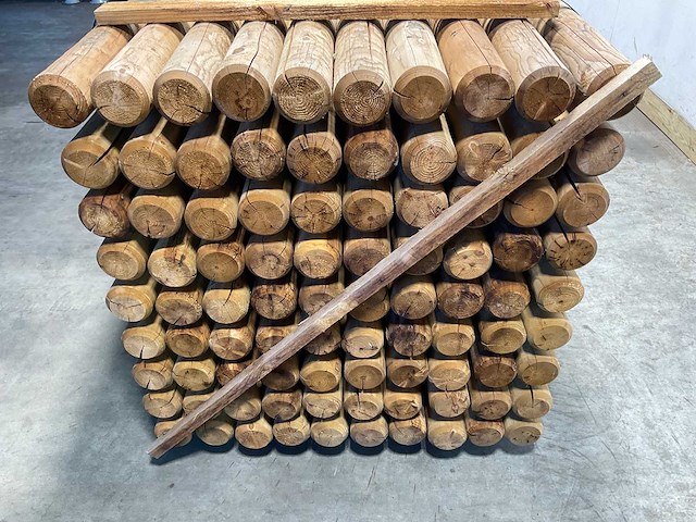 Naaldhouten paal rond ø100 mm x 239 cm - gekroond kdi bruin (87x) - afbeelding 9 van  10
