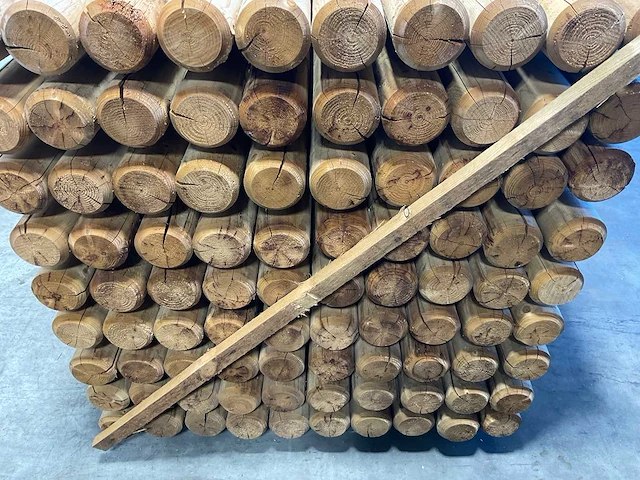 Naaldhouten paal rond ø100 mm x 239 cm - gekroond kdi bruin (87x) - afbeelding 8 van  10
