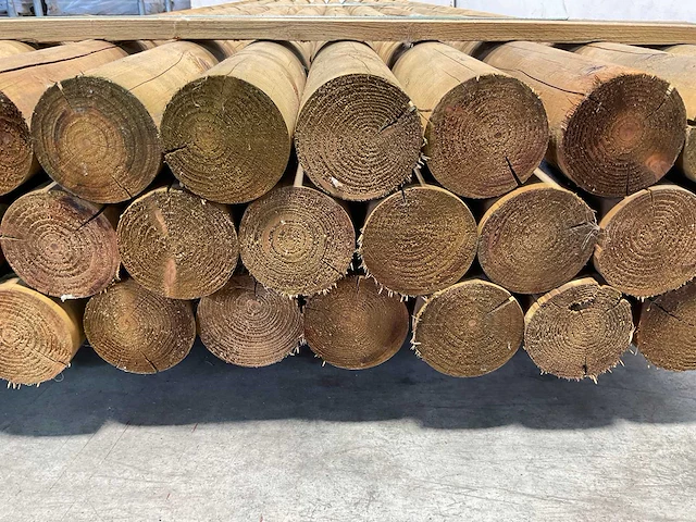 Naaldhouten paal rond ø100 mm x 400 cm - gekroond kdi bruin (30x) - afbeelding 8 van  11