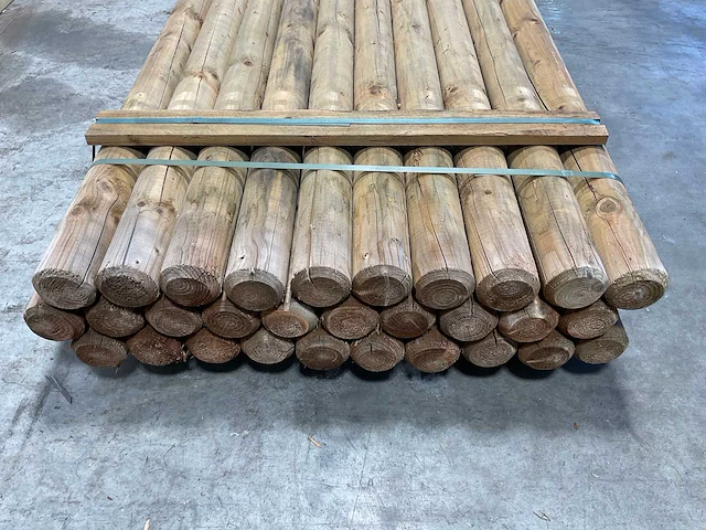Naaldhouten paal rond ø100 mm x 400 cm - gekroond kdi bruin (30x) - afbeelding 10 van  11