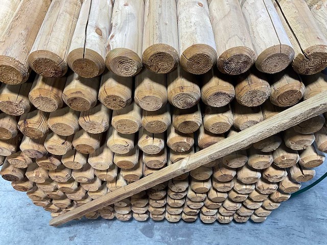 Naaldhouten paal rond ø80 mm x 191 cm - gekroond kdi bruin (143x) - afbeelding 2 van  12