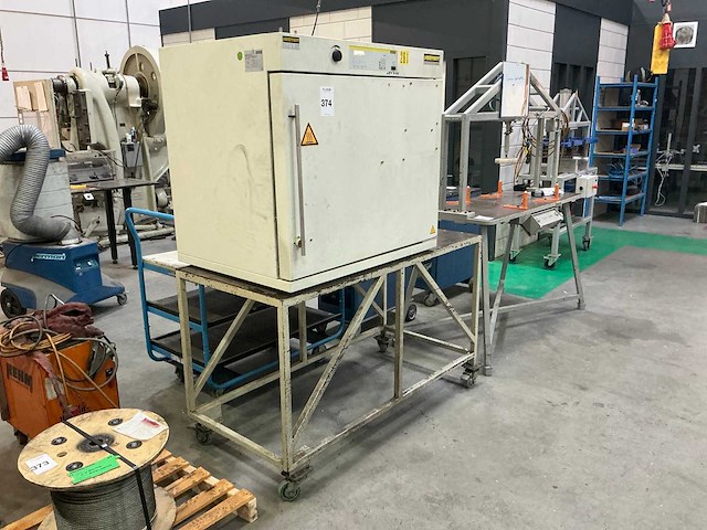 Nabertherm tr240 oven op mobiel onderstel - afbeelding 1 van  10