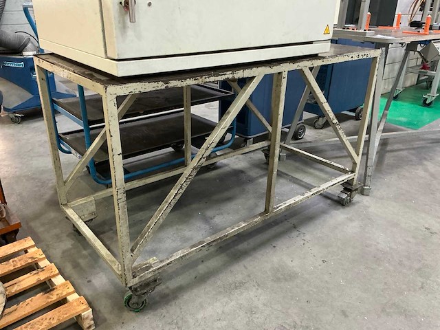Nabertherm tr240 oven op mobiel onderstel - afbeelding 4 van  10