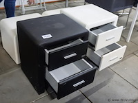 Nachtkastjes/ladekasten van kunstleer - afbeelding 1 van  4