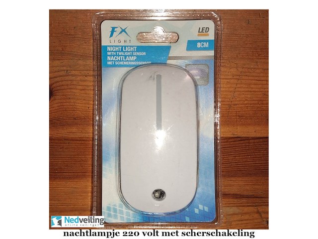 Nachtlamp met schemerschakeling 220v - afbeelding 3 van  3