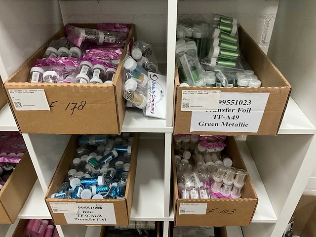 Nagel tattoo’s, acrylpoeder en verzorgingsproducten - afbeelding 1 van  3