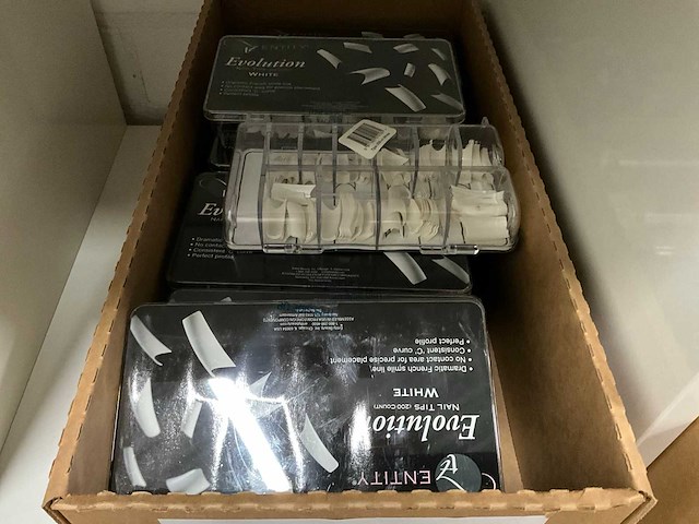 Nagel tattoo’s, acrylpoeder en verzorgingsproducten - afbeelding 3 van  3