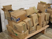 Nagels / spijkers op pallet in diverse uitvoeringen w.o. 2.2x45 en 2.0x25. totaal ca. 125 kg. - afbeelding 4 van  4