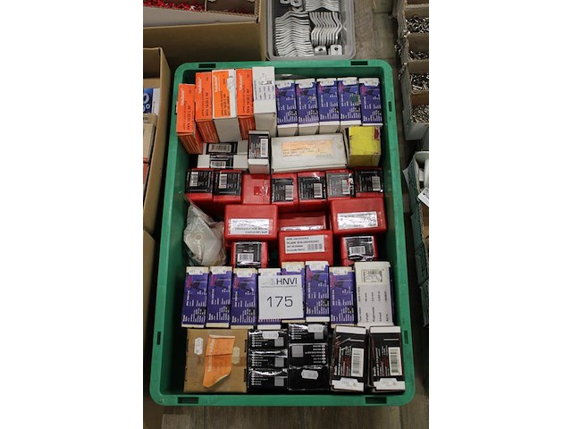Nagels t.b.v. tackers w.o. dutack in kunststof krat. - afbeelding 3 van  3