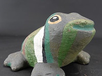 Naïef gevormde stenen kikker - afbeelding 4 van  5