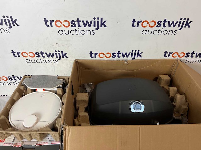 Napoleon travelq pro 285 gas bbq + robotstofzuiger - afbeelding 1 van  1