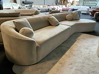 Nar concept kugu bankstel