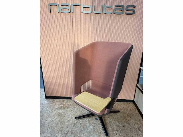 Narbutas - twist and sit - hoge akoestische fauteuil met schrijftablet - afbeelding 1 van  5