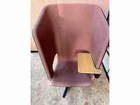 Narbutas - twist and sit - hoge akoestische fauteuil met schrijftablet - afbeelding 2 van  5