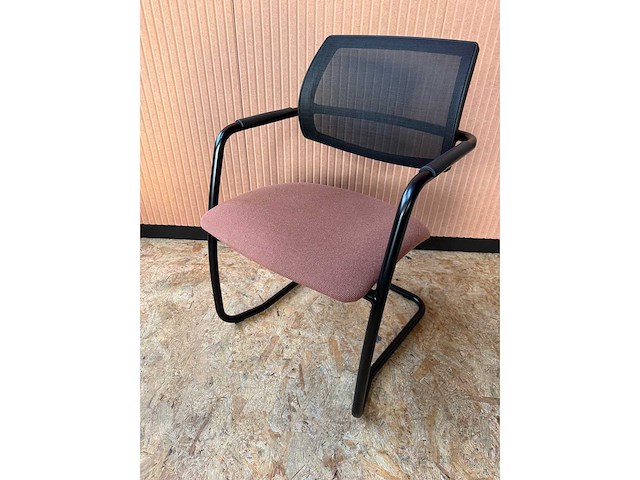 Narbutas - vergaderstoel - afbeelding 1 van  3